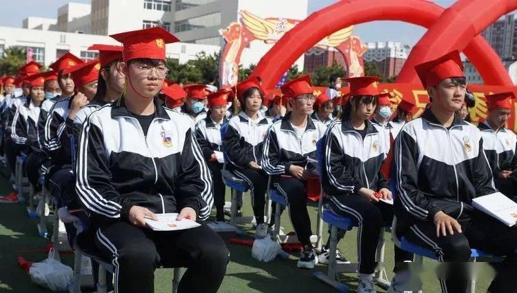 格局法和纳音论命体系，富二代，败家子的八字实例游戏画面