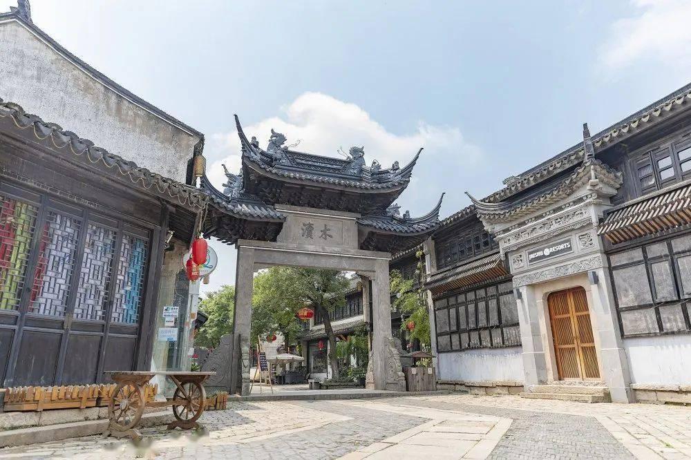 来兖州区漕河镇中心幼儿园和小朋友一起体验浓浓年味儿